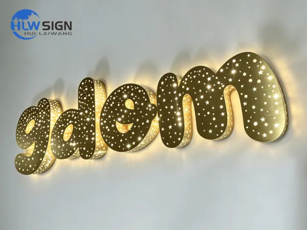 Letras perforadas cielo estrellado 2